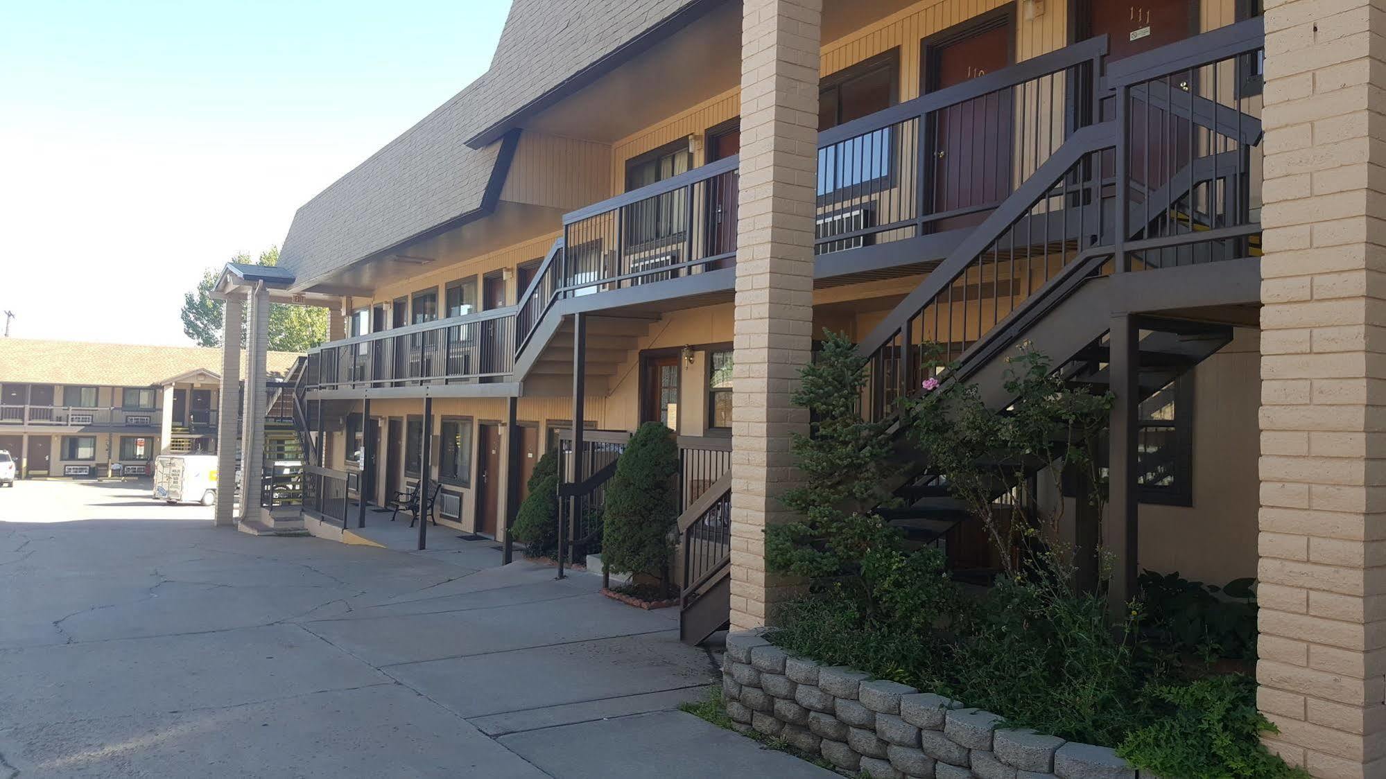 The Kc Motel Show Low Exterior foto